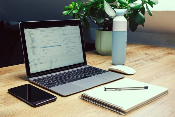 Comment les technologies de l'IA peuvent-elles améliorer la gestion des opérations logistiques dans les entreprises de transport?