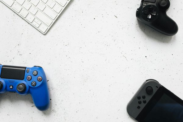 Comment les entreprises de services financiers peuvent-elles utiliser les vidéos explicatives pour éduquer leurs clients?