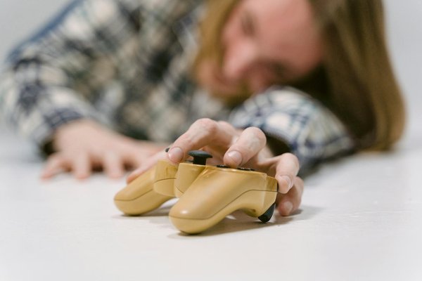 Comment configurer un environnement de développement intégré (IDE) pour le développement d'applications React?