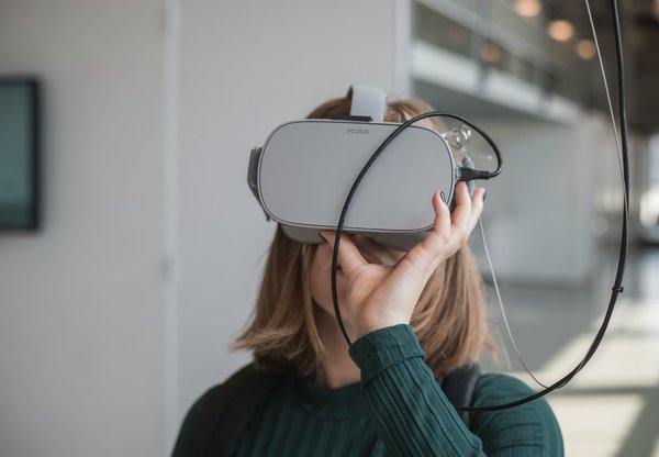 Comment la technologie de suivi oculaire améliore-t-elle l'expérience des jeux VR ?