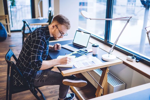 Comment un jeu éducatif peut-il efficacement enseigner les principes de la physique quantique?